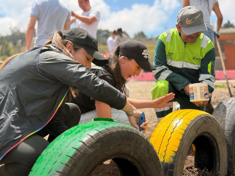 TIERRASUA TRABAJANDO EL ENTORNO EDUCATIVO EN LA VEREDA PORVENIR DE TUNJA, UNA LABOR SOCIAL