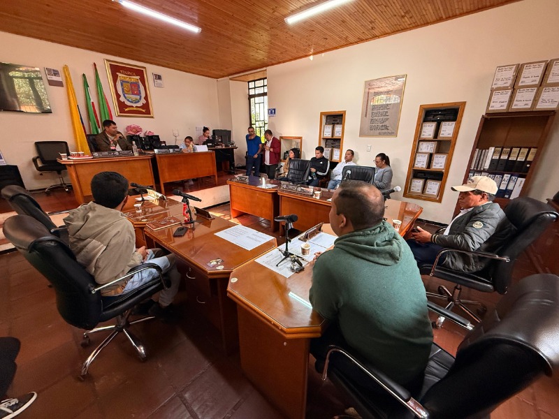 FORTALECIENDO LA INFRAESTRUCTURA DE TINJACÁ CON ENTREGA DE MAQUINARIA PARA EL MANTENIMIENTO VIAL