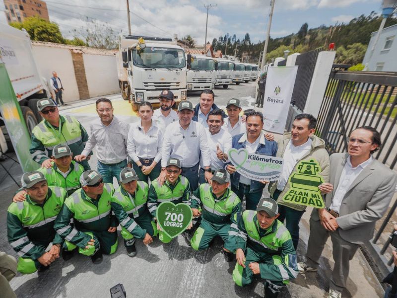 🚜 #KilómetrosDeProgreso: maquinaria y compromiso para transformar las vías de Boyacá