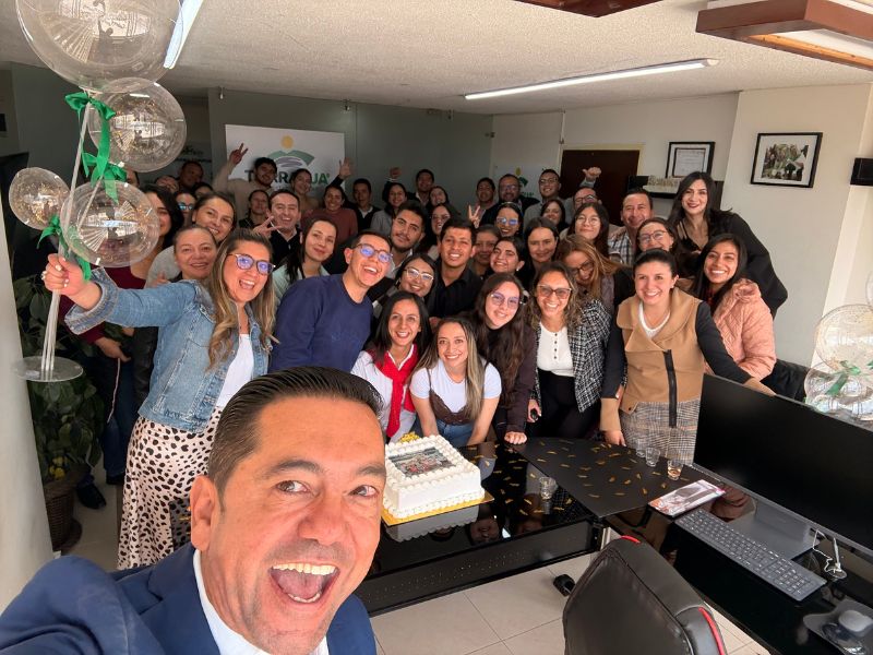 🎉 Feliz Cumpleaños Ing. Carrero. Celebramos la vida y el liderazgo que inspira nuestro camino.